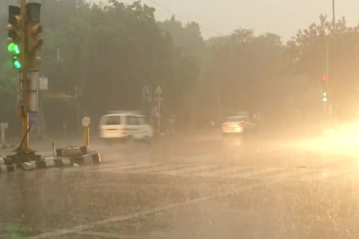 आज का मौसम: दिल्‍ली-एनसीआर समेत कई शहरों में बरसेंगे बादल, मौसम रहेगा सुहावना