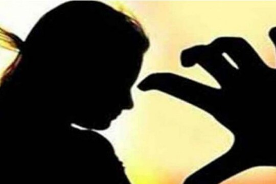 लोग आरोपियों को कड़ी से कड़ी सजा दिलाने की मांग कर रहे हैं.  (सांकेतिक तस्वीर) 