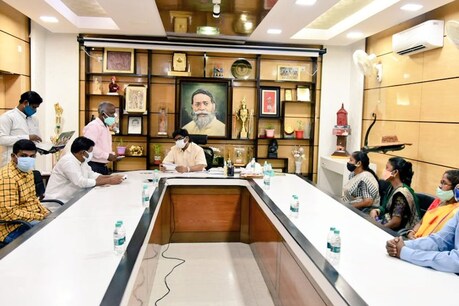 सरकार ने इस मामले में एक सदस्यीय जांच आयोग का गठन किया है.