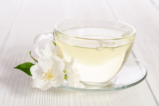 सफ़ेद चाय पीने से सेहत को कई फायदे मिलते हैं-Image/shutterstock