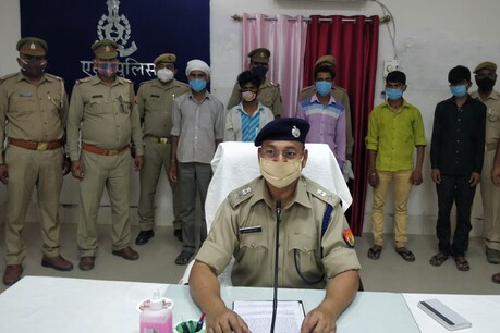 आरोपी बेटे ने पिता की हत्याकर शव को गांव के बाहर ईंट भट्टे के पास झाड़ियों में फेंक दिया था.