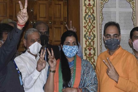 हाल ही में हुई बैठक में मेयर
सौम्या गुर्जर ने कमिश्नर पर गंभीर आरोप लगाए थे.