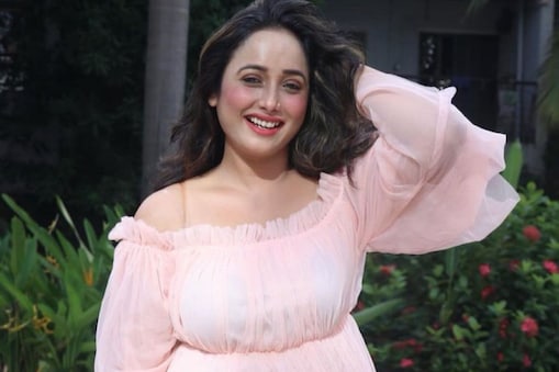 भोजपुरी क्वीन रानी चटर्जी ने वर्कआउट करते हुए शेयर की फोटो, शख्स ने किया ऐसा कमेंट कि शर्म से लाल हो जाएंगे आप - bhojpuri actress rani chatterjee posts workout photo in