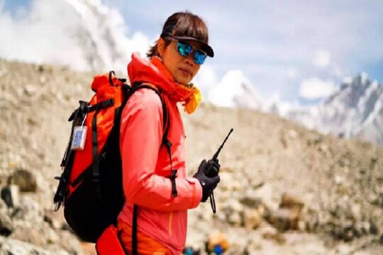 44 वर्षीय त्यांस यिन-हंग ने पिछले महीने 25 घंटे और 50 मिनट में माउंट एवरेस्ट पर चढ़ाई की थी. 