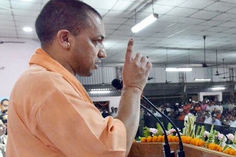 UP की योगी आदित्यनाथ सरकार मदरसों के आधुनिकीकरण की मुहिम के तहत छात्रों की ऑनलाइन पढ़ाई कराएगी. प्रदेश के प्रशासनिक अधिकारी, शिक्षाविद और IIM व IIT के दिग्गज मदरसा शिक्षकों को ट्रेनिंग देंगे.