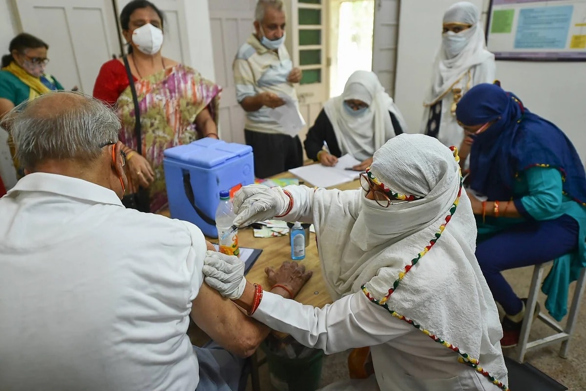 भारत में कोरोना वैक्सीनेशन ड्राइव के 150 दिन पूरे, जानिए कहां खड़ा है देश?