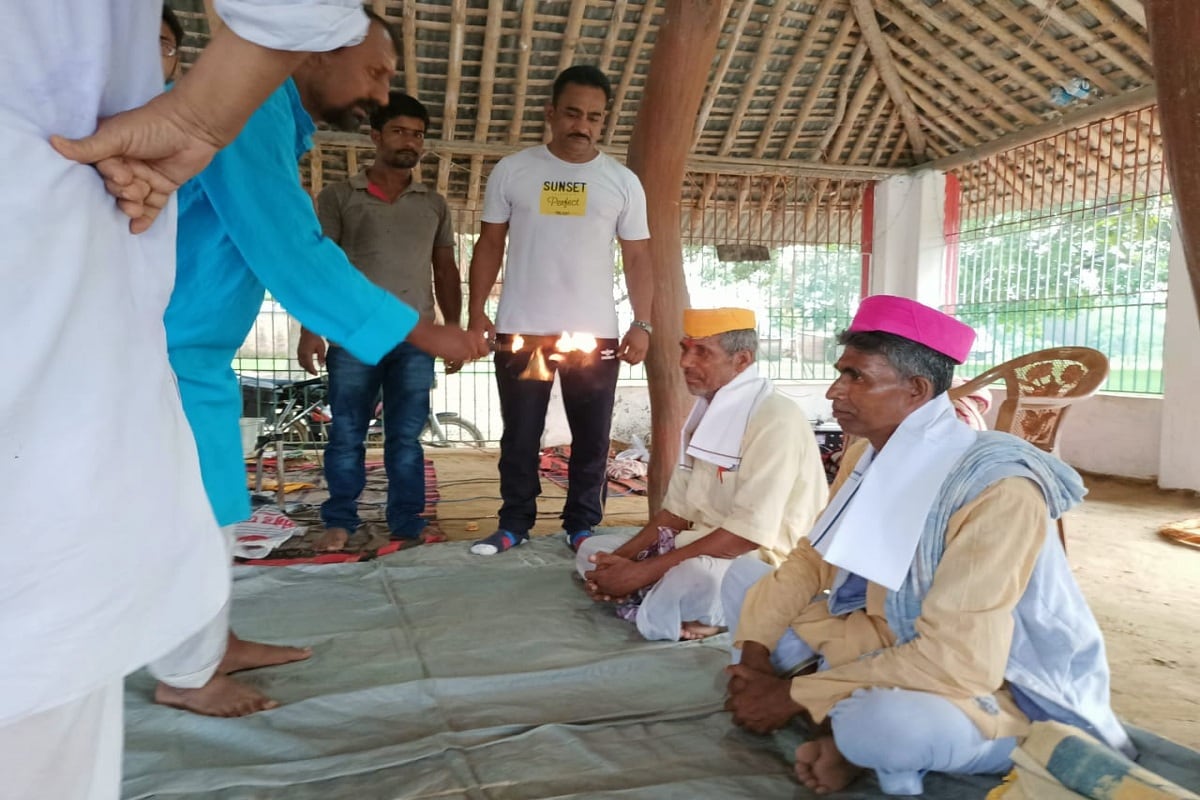 क्यों फीकी पड़ने लगी मिथिलांचल में वर-वधू चुनने की 700 साल पुरानी सौराठ सभा की चमक? saurath sabha a method of negotiation for bride and groom is about to end in mithilanchal area of bihar bramk | - News in Hindi 1 क्यों फीकी पड़ने लगी मिथिलांचल में वर-वधू चुनने की 700 साल पुरानी सौराठ सभा की चमक? saurath sabha a method of negotiation for bride and groom is about to end in mithilanchal area of bihar bramk | - News in Hindi