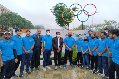 ओलंपिक खेल रहे खिलाड़ियों का उत्साह बढ़ाने के लिए चीयर फॉर रन का आयोजन भोपाल के टीटी नगर स्टेडियम से लेकर अटल पथ तक किया गया. ओलंपिक खेल रहे खिलाड़ियों का उत्साह बढ़ाने के लिए चीयर फॉर रन का आयोजन भोपाल के टीटी नगर स्टेडियम से लेकर अटल पथ तक किया गया.