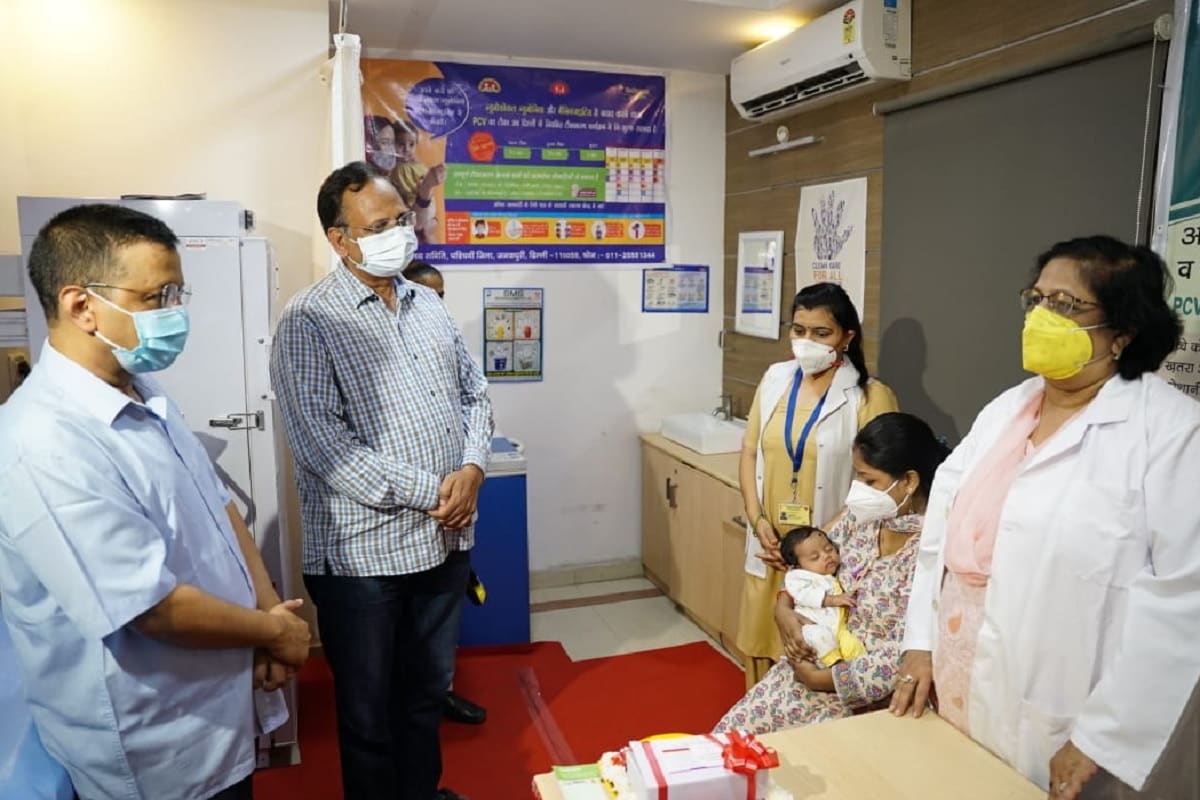 free vaccines in delhi, children Vaccine free in dehi, Pneumococcal Vaccines, administered for free, Delhi government  hospitals, dispensaries, CM Arvind Kejriwal, Pneumococcal Conjugate Vaccination program in Delhi, children diseases, Meningitis, Pneumonia, Sepsis, other diseases. बच्चों को फ्री में मिलेगा वैक्सीन, बच्चों को टीका मुफ्त में, अरविंद केजरीवाल, दिल्ली सरकार, सत्येंद्र जैन, न्यूमोनिया, मैनिनजाइटिस, सेप्सिस, न्यूमोकोकल वैक्सीन अब फ्री में, प्राइवेट अस्पतालों में यह टीका बहुत महंगा, दिल्ली सरकार के अस्पतालों में मुफ्त, बच्चों का टीका डिस्पेंसरी मुफ्त लगेगा. children will get free vaccines for these 3 diseases in Delhi government hospitals Arvind Kejriwal nodrss