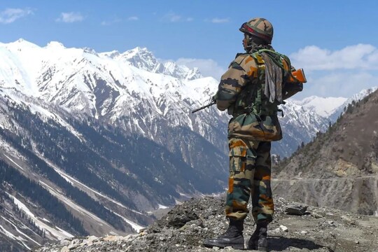 दोनों देशों के बीच सैन्य वार्ता 26 जुलाई को होनी थी, लेकिन कारगिल दिवस के कारण रद्द हो गई.