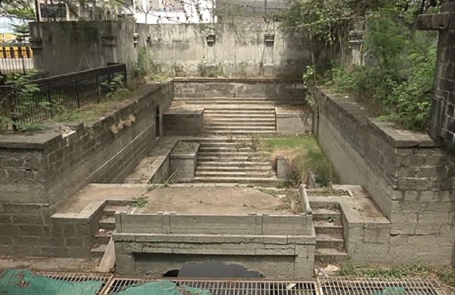  जल संसाधन मंत्री तुलसी सिलावट ने कहा लालबाग के संरक्षण और जीर्णोद्धार के काम कछुआ गति से चल रहे हैं. इनमें तेजी लाने की जरूरत है. ये परिसर एक स्वरूप में उभरेगा. ये होलकर राजवंश की धरोहर है उसकी सुरक्षा करना हमारी जिम्मेदारी है. लालबाग पैलेस को संवारने के लिए मध्यप्रदेश के साथ ही केन्द्र से भी बजट लाया जाएगा. इसके विकास में फंड की कोई कमी नही आने दी जाएगी.