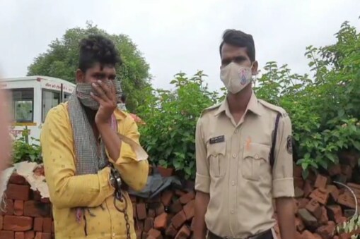 पुलिस मामले की जांच कर रही है. पुलिस मामले की जांच कर रही है.