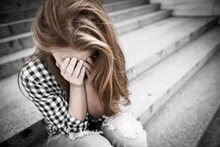 जब युवती के दो प्रेमी एक साथ ही पहुंचे प्रेमिका के घर, चले लात-घूसे और भी...