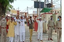 कैराना पुलिस का खौफ, गिड़गिड़ाते हुए आत्मसमर्पण करने पहुंचे 5 गैंगस्टर