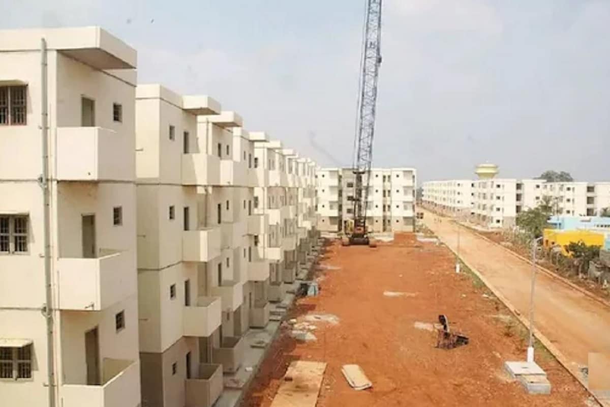 GDA illegal construction, gda, ghaziabad development authority, ghaziabad, common man issues, GDA Vice President Uttar Pradesh news, ghaziabad news, gda news, vaishali, indirapuram, koshambi, ghaziabad development authority, gda demolished, Illegal Construction in ghaziabad, toll free number , 18001801117, krishna karunesh, vc krishna karunesh, bulldozer, illegal construction, ghaziabad development authority, illegal construction, gda, krishna karunesh, vc krishna karunesh, complain to gda on this toll free number, toll free number- 18001801117, complainant, ghaziabad news, up news, yogi adityanath, cm yogi adityanath,