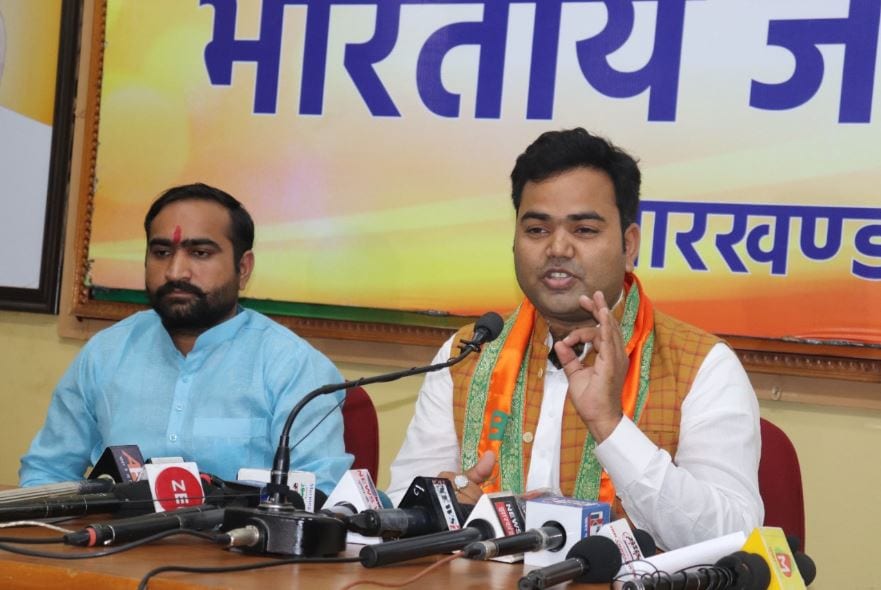 jharkhand news, jharkhand politics, jharkhand oxygen crisis, corona in jharkhand, झारखंड न्यूज़, झारखंड राजनीति, झारखंड ऑक्सीजन संकट, झारखंड में कोरोना
