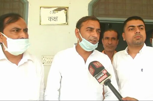 मेरठ ब्लॉक प्रमुख पद पर एकमात्र उम्मीदवार ने दाखिल किया नामांकन. मेरठ ब्लॉक प्रमुख पद पर एकमात्र उम्मीदवार ने दाखिल किया नामांकन.