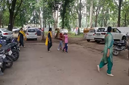 चंडीगढ़ से लापता 4 लड़कियां दिल्ली में मिलीं चंडीगढ़ से लापता 4 लड़कियां दिल्ली में मिलीं