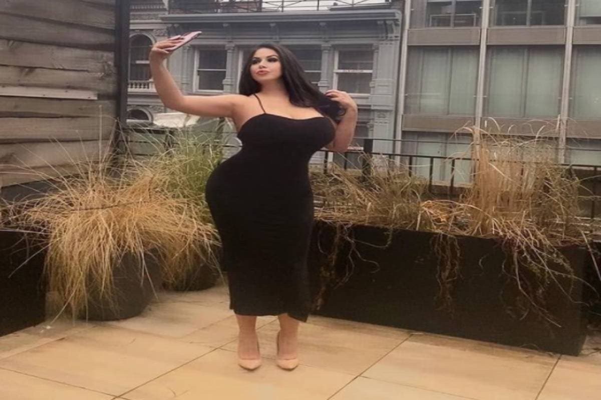 Marcelo Alonso, use clothes sale online, model sells used clothes, Instagram, Instagram Star, Model Sells Smelly and Dirty Clothes, Weird Requests Of Fans, Old Smelly Bra Sold for 18 Thousand, Used Clothes Selling, Instagram Influencer