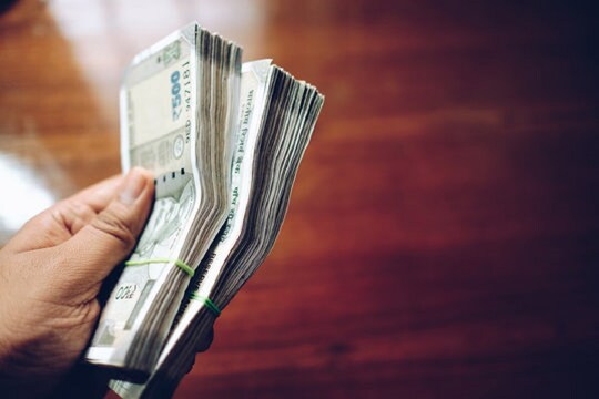 Amazon ऐप के ज़रिए आप पे बैलेंस में 30,000 रुपये जीत सकते हैं.
