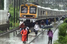 मुंबई में बारिश के चलते लोकल ट्रेनों पर पड़ा असर, देरी से चल रही गाड़ियां