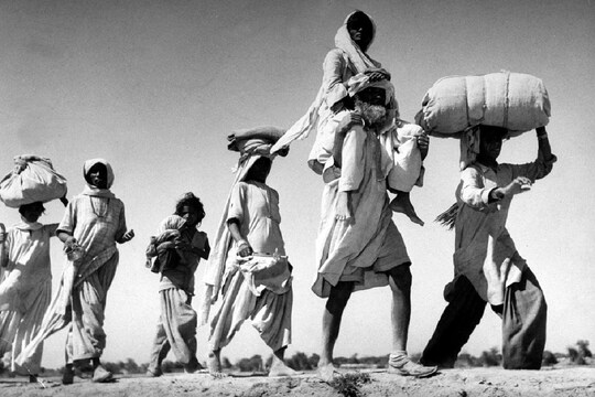 यह सर्वे भारत में लगभग 30,000 लोगों के फेस टू फेस इंटरव्यू पर आधारित है. (AP)