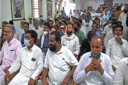 राजस्थान कांग्रेस के अल्पसंख्यक वर्ग के नेता जिलाध्यक्ष बनने के लिए जयपुर शहर के साथ ही सवाईमाधोपुर, धौलपुर, टोंक, चूरू, सीकर, जैसलमेर और नागौर आदि जिलों में लॉबिंग कर रहे हैं. राजस्थान कांग्रेस के अल्पसंख्यक वर्ग के नेता जिलाध्यक्ष बनने के लिए जयपुर शहर के साथ ही सवाईमाधोपुर, धौलपुर, टोंक, चूरू, सीकर, जैसलमेर और नागौर आदि जिलों में लॉबिंग कर रहे हैं.