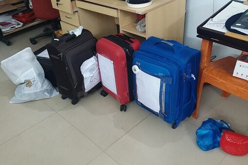 रांची पुलिस गिरफ्तार तीनों शख्स से लगातार पूछताछ कर रही है. रांची पुलिस गिरफ्तार तीनों शख्स से लगातार पूछताछ कर रही है.