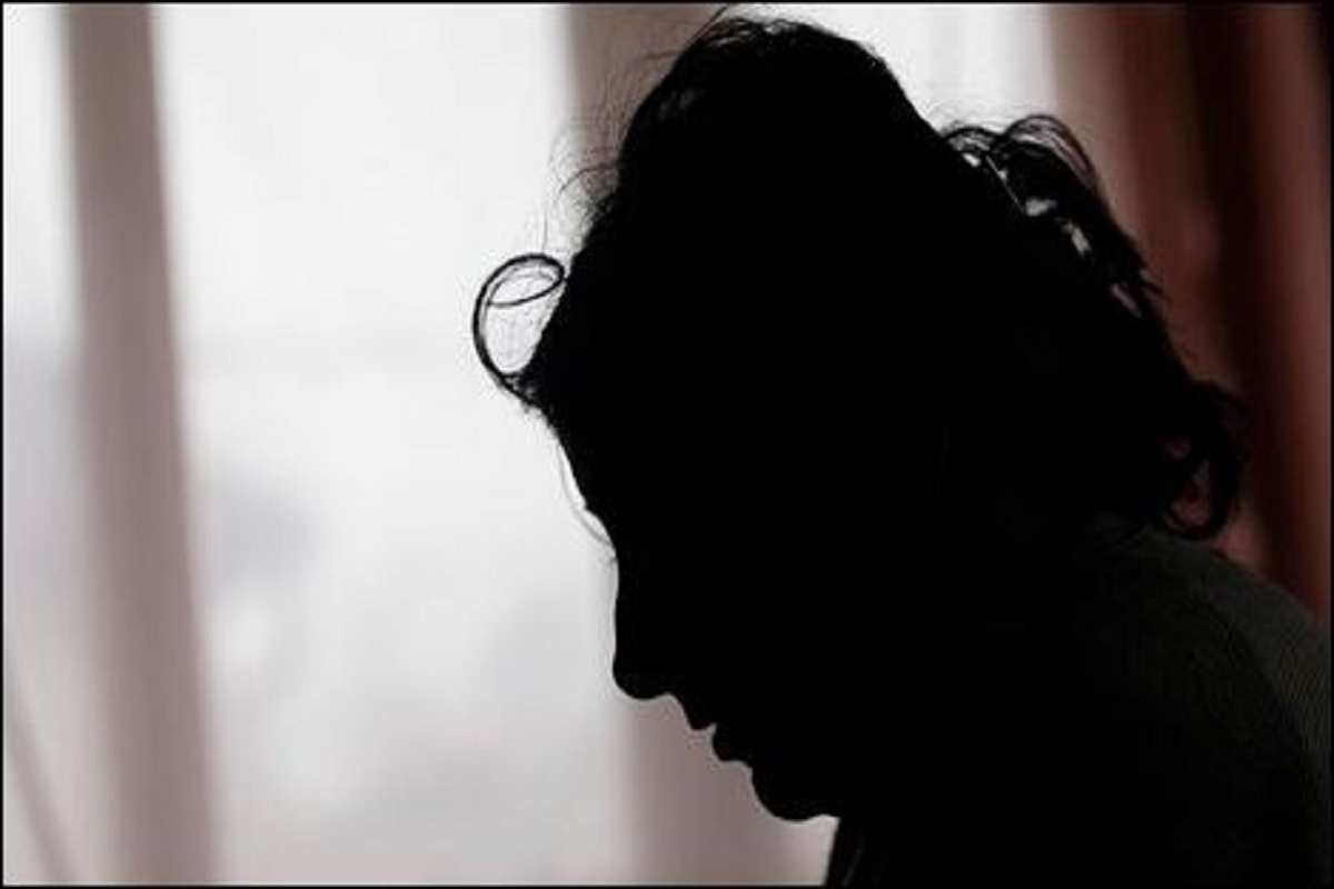 हरियाणा: 14 साल की लड़की से दो दोस्तों ने किया रेप, पेट दर्द होने पर हुआ  खुलासा – News18 हिंदी