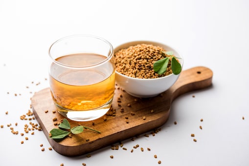 Methi Tea Benefits : कभी पी है मेथी की चाय? वजन घटाने के लिए बहुत है  फायदेमंद, जानें इसके फायदे और बनाने की विधि Know How Methi Tea Help In  Weight Loss
