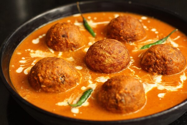 Recipe: इस वीकेंड बनाएं केले की कोफ्ता करी, नहीं भूलेंगे इसका जायका