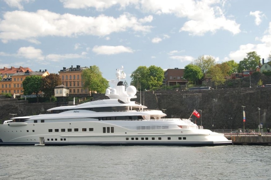 russian billionaire roman abramovich yacht
