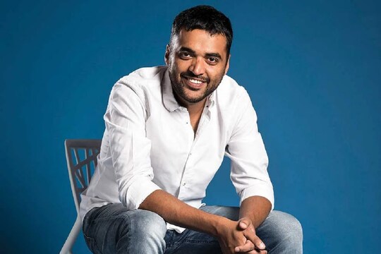Zomato Success Story: एक मामूली सी कंपनी आज 1 लाख करोड़ की वैल्यू वाली कंपनी में तब्दील हो गई है. आइए जानते हैं सफलता की ये कहानी...