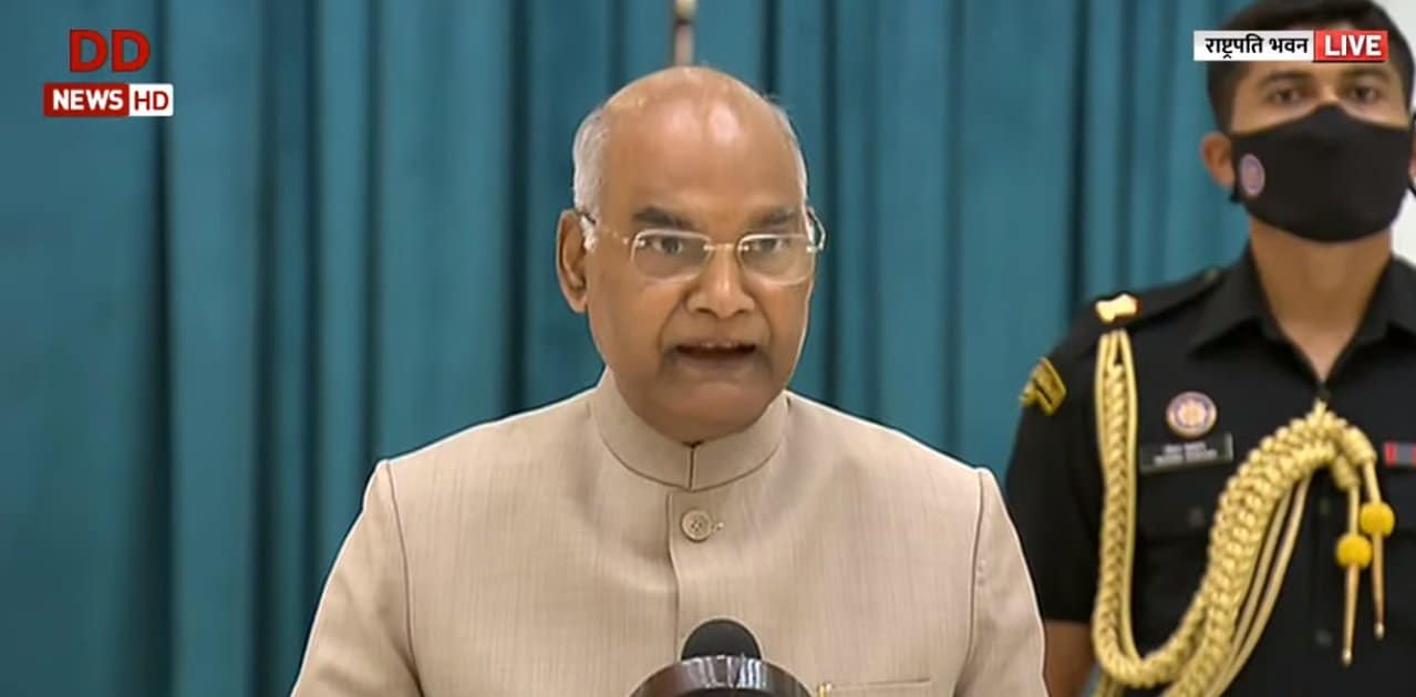  इस मौके पर राष्ट्रपति ने कहा कि देश का गौरव बढ़ाने पर पूरे देश को हमारे ओलंपियनों पर गर्व है