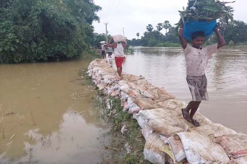 Bihar Flood: पटना में जारी है बाढ़ की तबाही, बांध टूटने से कई गांवों में  घुसा पानी flood conditions continues in bihar water of ganga river entered  in to rural areas of
