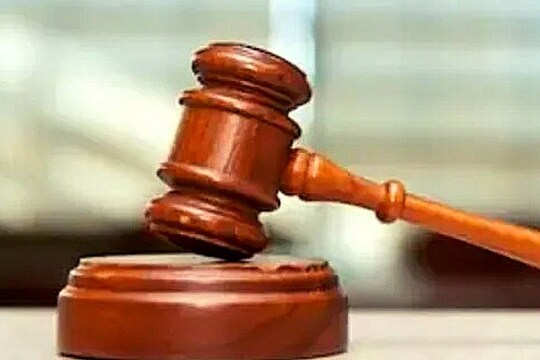 9 अगस्त को उच्च न्यायालयों में बड़ी संख्या में खाली पद होने के चलते सुप्रीम कोर्ट ने केंद्र सरकार को फटकार लगाई थी. (सांकेतिक तस्वीर)