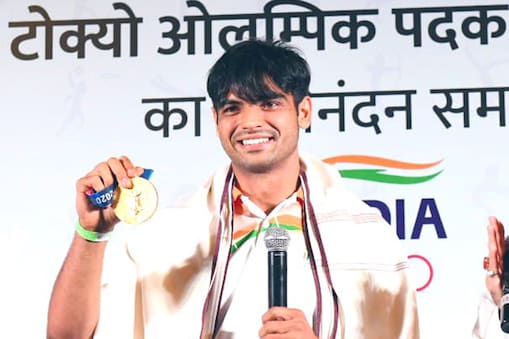 नीरज चोपड़ा समेत अन्य भारतीय एथलीटों के लिए दिल्ली में सम्मान समारोह का आयोजन किया गया. (Twitter/AnuragThakur)