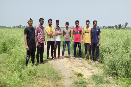 ओलंपिक गोल्ड मेडलिस्ट नीरज चोपड़ा के गांव खंडरा में उचित खेल सुविधाएं नहीं होने से यहां के युवा दुखी हैं