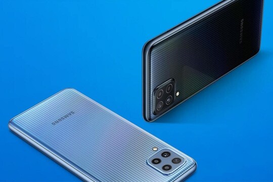 Samsung Galaxy M32 की कीमत में कटौती हुई है.