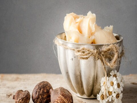 Shea Butter Benefits: शिया बटर 
 का नाम आपने कई बार सुना होगा. लेकिन क्या आप जानते हैं कि शिया बटर स्किन और बालों के साथ ही सेहत के लिए भी काफी फायदेमंद (Beneficial) है. आइये जानते हैं इसके फायदों के बारे में.
