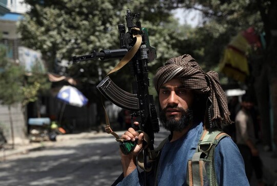 तालिबान आए दिन आम लोगों का कत्लेआम कर रहा है. (AP)