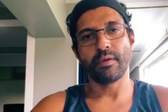 फरहान को गलत ट्वीट करना पड़ा भारी. (फोटो साभार: faroutakhtar/Instagram)