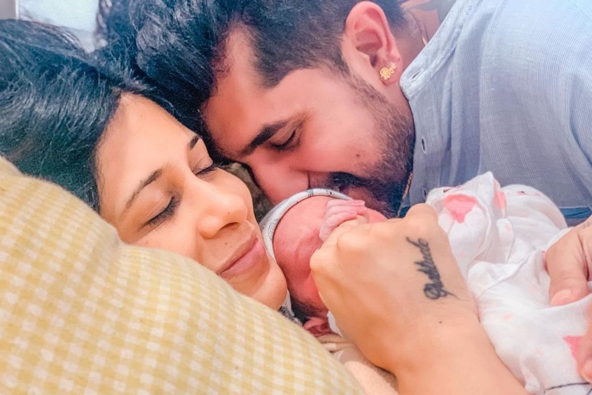 टीवी एक्ट्रेस Kishwer Merchant ने बेटे को दिया जन्म, Suyyash Rai बने पापा, घर आया बेबी राय टीवी एक्ट्रेस Kishwer Merchant ने बेटे को दिया जन्म, Suyyash Rai बने पापा, घर आया बेबी राय