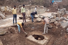 पुरातत्व विभाग की टीम उज्जैन पहुंची, खुदाई में मिले शिवलिंग का करेगी अध्ययन