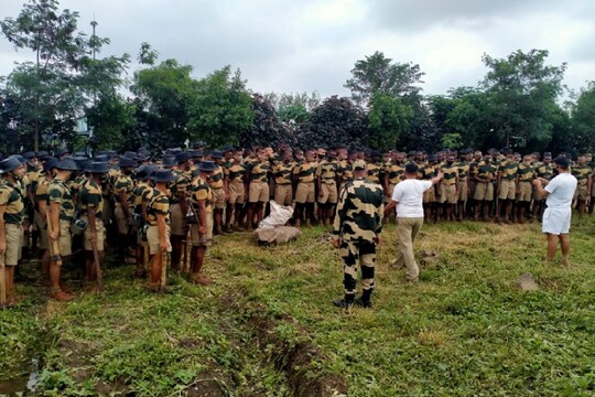 हर घर एक पेड़ अभियान में BSF के 450 जवान और अफसर शामिल हैं.
