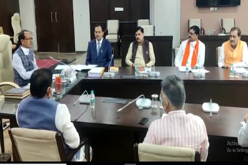  हाइकोर्ट में अगली सुनवाई पर रविशंकर प्रसाद और तुषार मेहता जैसे बड़े वकील पेश हो सकते हैं.