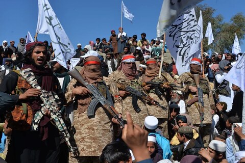 तालिबान लगातार अफगानिस्तान के इलाकों पर कब्जा करता जा रहा है. (AP)