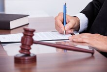 बिजली कनेक्शन काटने से 15 दिन पहले उपभोक्ता को लिखित नोटिस देना आवश्यक