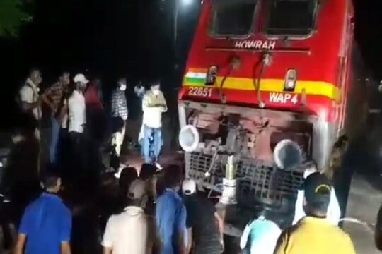 धनबाद स्टेशन के पास बेपटरी हुई शक्तिपुंज एक्सप्रेस.