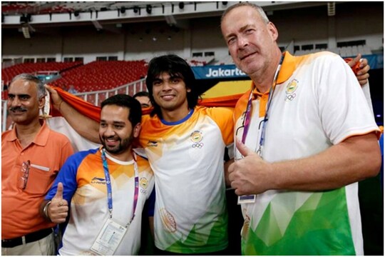 Tokyo Olympics में नीरज चोपड़ा के गोल्ड जीतने का जश्न 